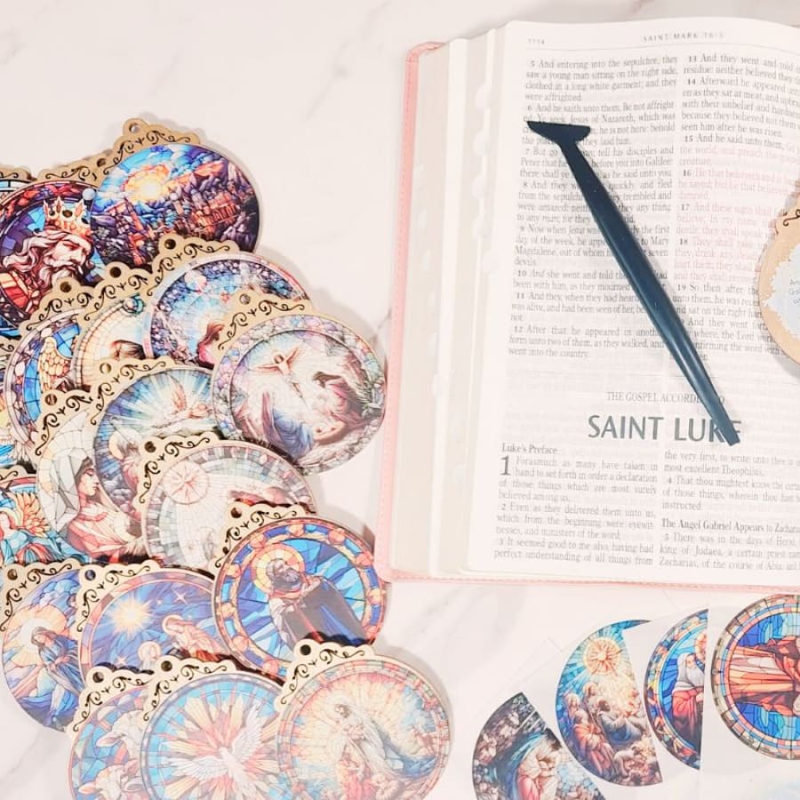 Countdown to Christmas Advent Ornament Kit with Scripture